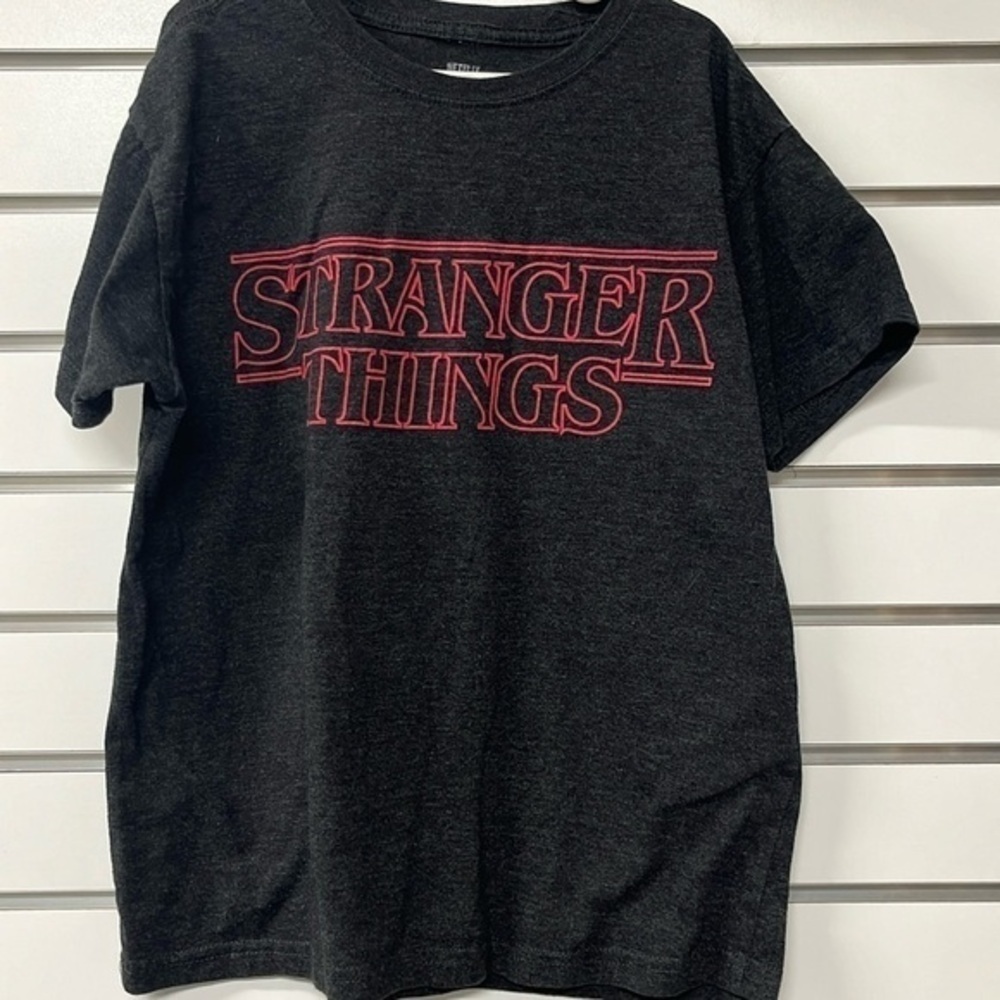 Stranger Things Netflix series black‎ T-shirt youth 10/12